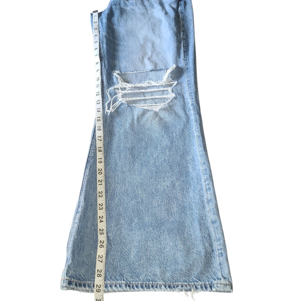 Women's AE Low Rise Baggy Flare Jeans Size 8 *SHORT* Distressed - Picture 12 of 12